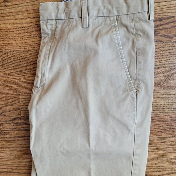 Lot of 2 Eddie Bauer 33 x 32 Wrinkle Free Classic Cut Khaki Pants - Picture 6 of 16